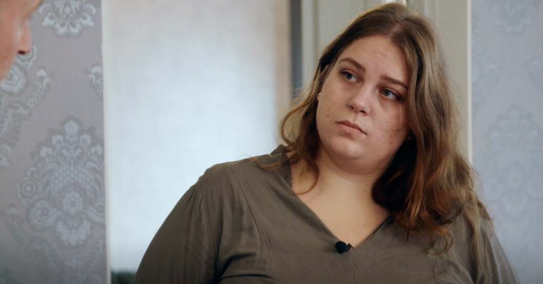 Moa har tagit lån för att kunna festa, resa och bo på hotell. ”Det håller på att bli katastrof”, säger hon. Moa