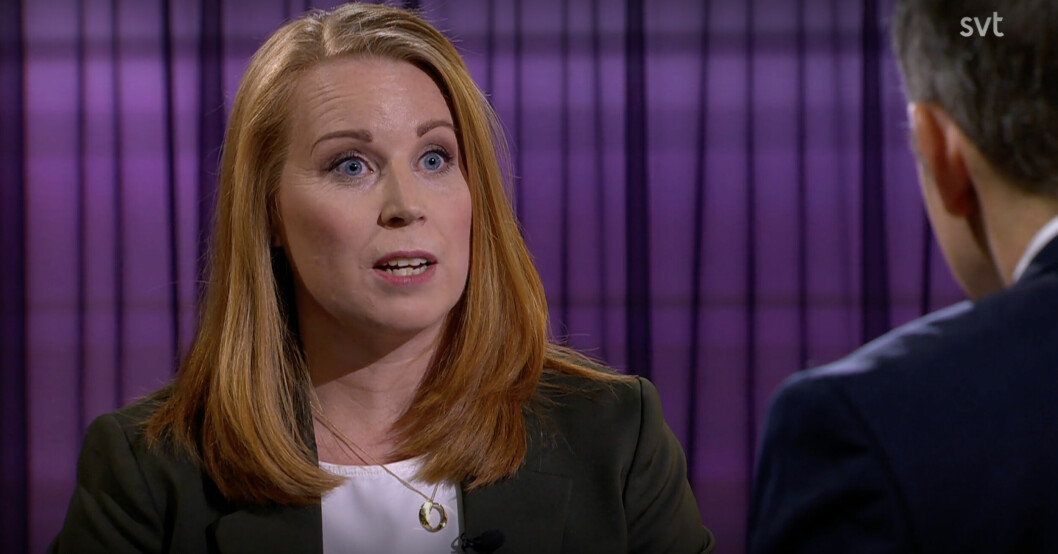 Annie Lööf tycker Magdalena Anderssons retorik är vulgär. Här medverkar hon i programmet ”30 minuter” på SVT. Annie Lööf