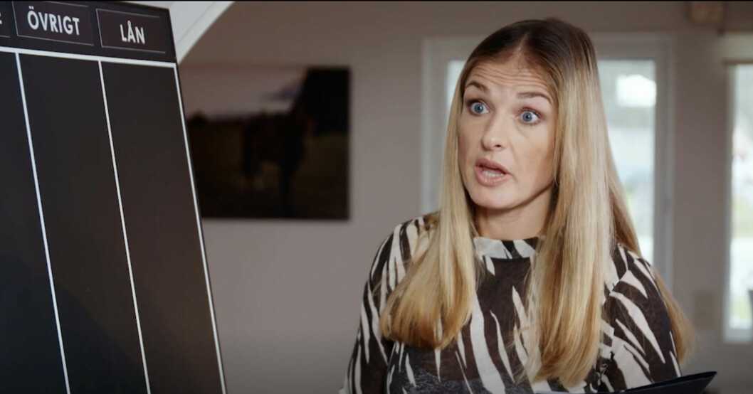 Programledaren Magdalena Kowalczyk försöker få Martin att förstå sitsen han satt sig i: ”Då måste du fan skärpa till dig”, säger hon. Magdalena Kowalczyk