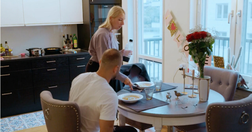 Latif sa till Sabrina "Yalla cook food" ÄLSKAR ÄLSKAR INTE 2022