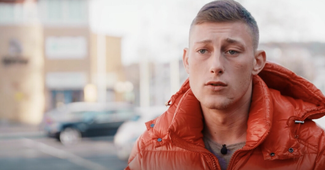 Philip, 23, ville ta igen det som han missade i ungdomen och började spendera mycket pengar. Det säger han i TV3:s ”Lyxfällan”. Philip