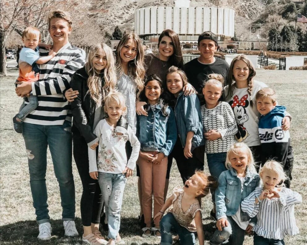 Tiffany och Benji Nelsons barn: Kenn, 25, Kass, 23, Bridger, 23, JourNee, 23, Trey, 21, Jaine, 19, LiLee, 16, SaiDee, 14, NayVee, 14, Luke, 13, PaisLee, 10, DeLayNee, 10, PresLee, 8, ElleCee, 8, Beckham, 7, Ledger, 2. Familjen Nelson