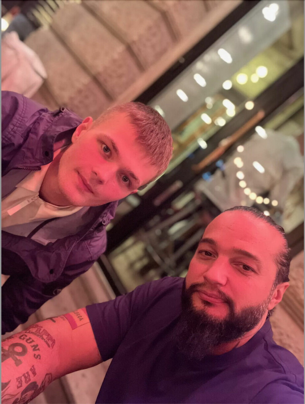 Lance och Louie var ute på middag ihop. LANCE HEDMAN GRAAF, LOUIE MARTI