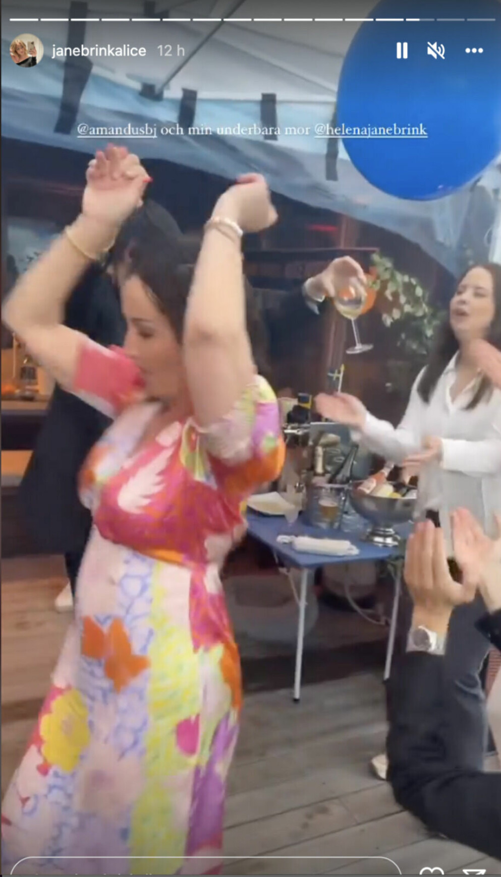 Alice Janebrinks video på mamma Helena.