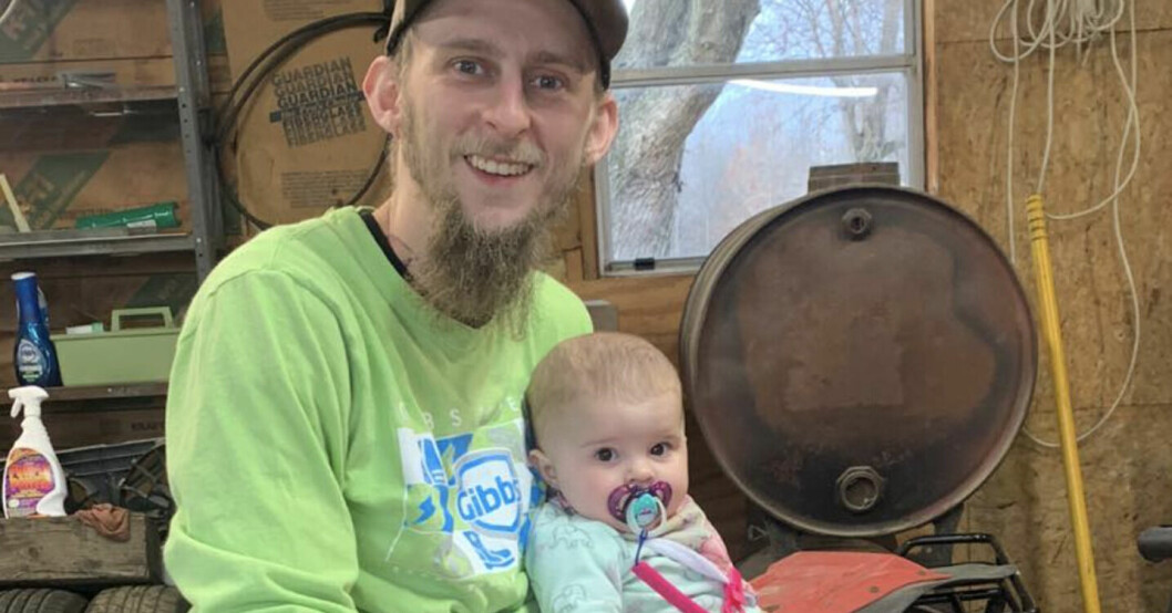 Pappa Brandon tillsammans med Ellianna.