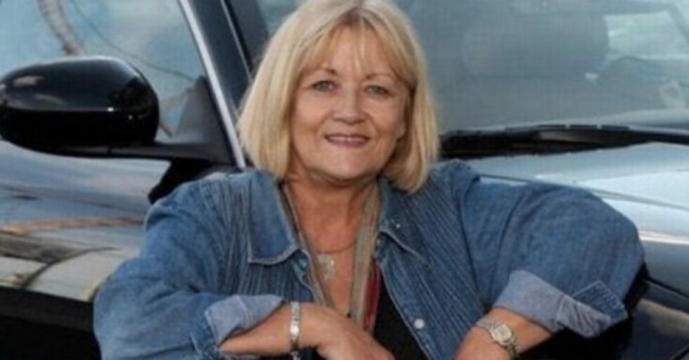 Motorlegendaren och programledaren Sue Baker död.