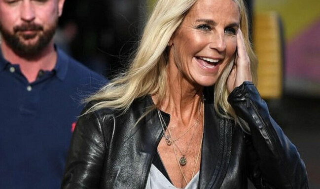 Ulrika Jonsson är fortfarande aktuell i Storbritannien och syns titt som tätt i olika kändisprogram på tv. Ulrika Jonsson är fortfarande aktuell i Storbritannien och syns titt som tätt i olika kändisprogram på tv.