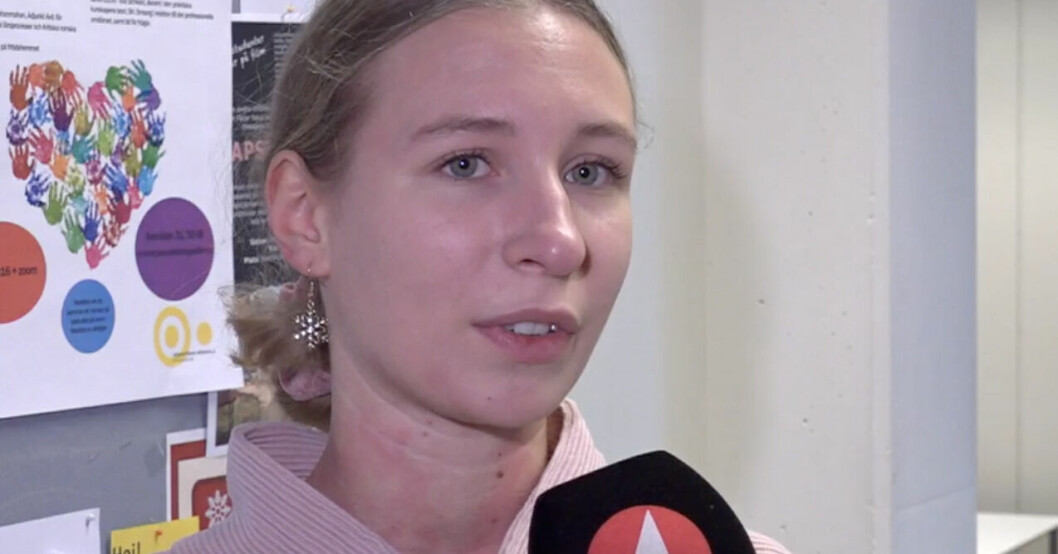 Tilda Nyström på Södertörns högskola rabblar upp olika utgiftsposter, vad studiemedlet ska räcka till. Det är inte många kronor som återstår när det nödvändigaste har betalats. Tilda Nyström på Södertörns högskola rabblar upp olika utgiftsposter, vad studiemedlet ska räcka till. Det är inte många kronor som återstår när det nödvändigaste har betalats.