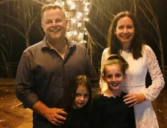 Hela familjen på en bild från 2019.