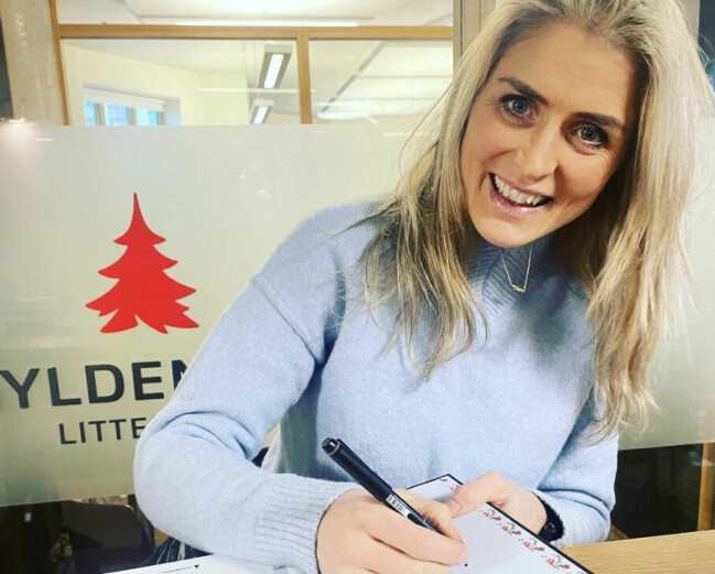 Therese Johaug släppte sin bok Hela historien för en månad sedan. Den innehåller smaskiga anekdoter från en lång karriär, bland annat om dopningskandalen 2017. Therese Johaug släppte sin bok Hela historien för en månad sedan. Den innehåller smaskiga anekdoter från en lång karriär, bland annat om dopningskandalen 2017.