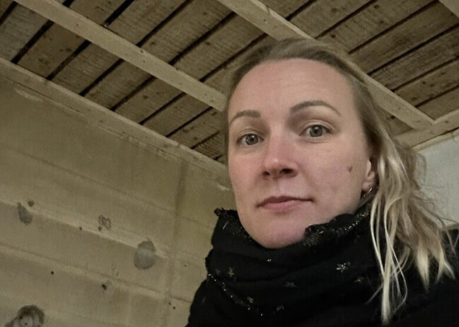 Huset som de köpte verkar ha behövt lite kärlek. Sarah Sjöström säger att det var jobbigare än hon förväntat sig att bo i villa. Huset som de köpte verkar ha behövt lite kärlek. Sarah Sjöström säger att det var jobbigare än hon förväntat sig att bo i villa.