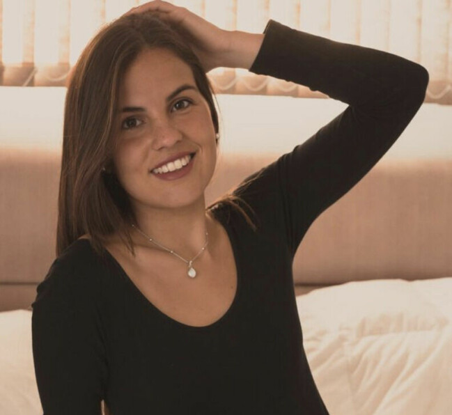 Emilia Ferraro arbetar som influencer men är nu inte populär bland fotbollsfansen.