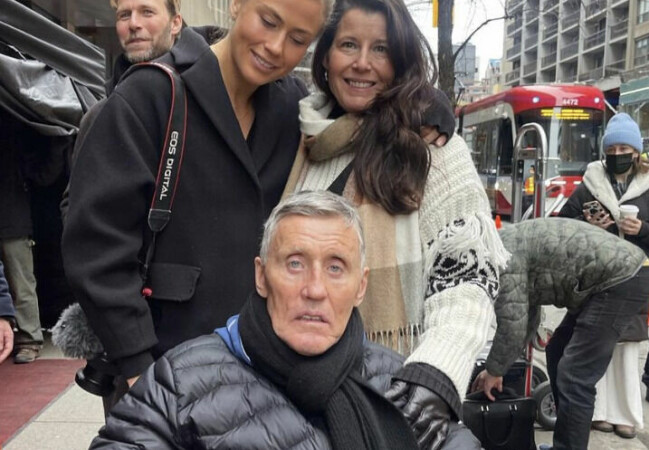 Bianca Salming (t.v.), Teresa Salming (t.h.) och Börje Salming på plats i Toronto där han hyllades bara veckor innan hans död. Bianca Salming (t.v.), Teresa Salming (t.h.) och Börje Salming på plats i Toronto där han hyllades bara veckor innan hans död.