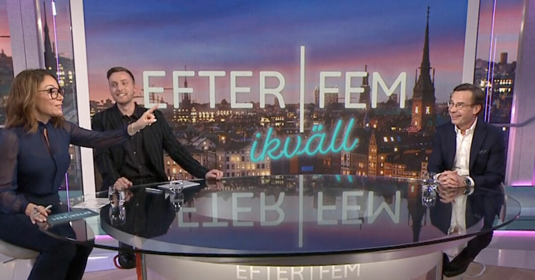 Ulf Kristersson (M) på plats i Efter fem-studion ihop med programledarduon Tilde de Paula Eby och Axel Pileby.