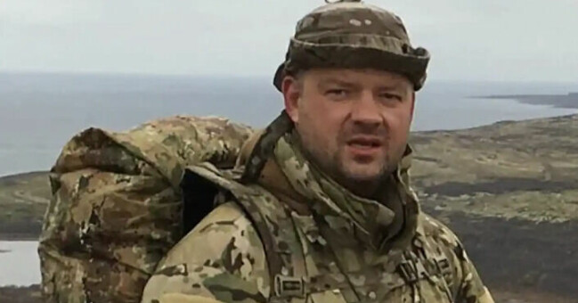 Stanislav Aleshchenko i militärkläder. Han är rysk affärsman och miljonär och äger tre fastigheter i Sverige, där hans familj bor. Stanislav Aleshchenko i militärkläder. Han är rysk affärsman och miljonär och äger tre fastigheter i Sverige, där hans familj bor.