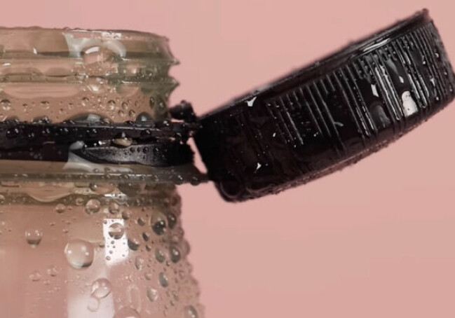 Så här ser de nya Coca-Cola-korkarna ut. En vattendelare minst sagt. Så här ser de nya Coca-Cola-korkarna ut. En vattendelare minst sagt.