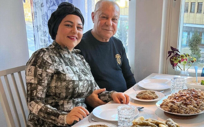 Zeina tillsammans med sin pappa i mars 2022. Zeina tillsammans med sin pappa i mars 2022.