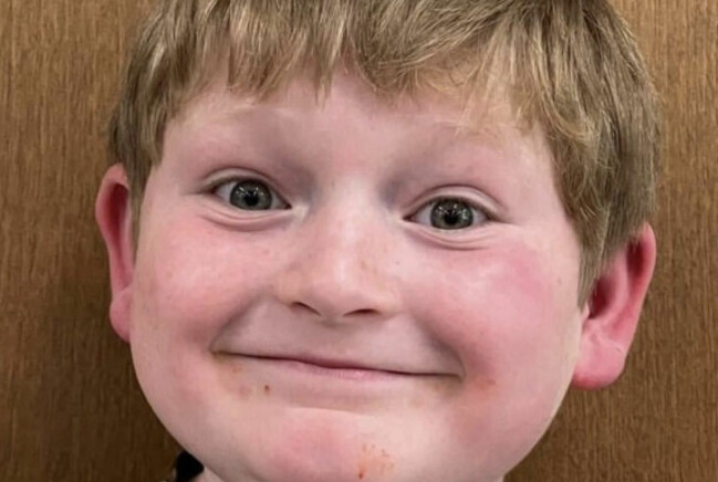 Justin är en glad 11-åring som gillar bilar, amerikansk fotboll och tv-spel. Justin är en glad 11-åring som gillar bilar, amerikansk fotboll och tv-spel.
