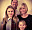 Ett gammalt familjefoto med pappa Simon, mamma Nikki, storasyster Amy och lillasyster Emily.