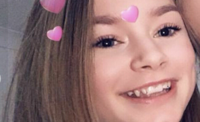 Emily Lewis dog på grund av syrebrist till hjärnan. Hon hade också väldigt svåra inre blödningar. Emily Lewis dog på grund av syrebrist till hjärnan. Hon hade också väldigt svåra inre blödningar.
