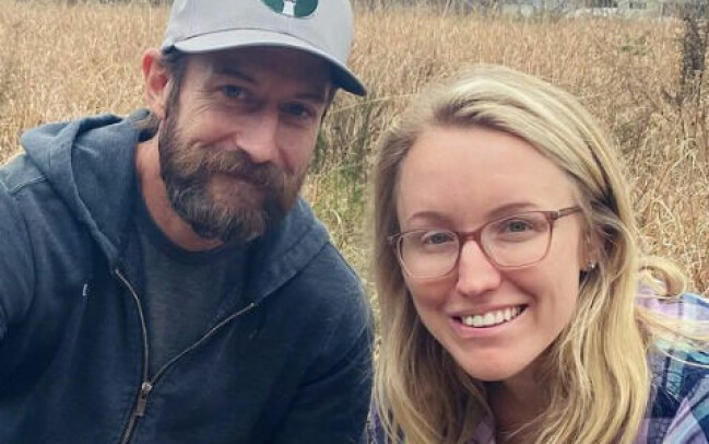 I dag, tio år efter attacken, bor paret tillsammans på en alpackagård i Florida. De håller även på med odling.