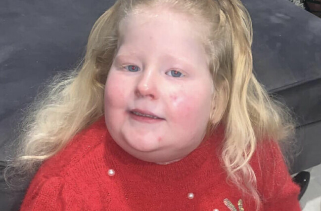 Eftersom Harlow är Hollys första barn säger mamman att hon inte vet hur livet med ett annat barn skulle se ut. Eftersom Harlow är Hollys första barn säger mamman att hon inte vet hur livet med ett annat barn skulle se ut.