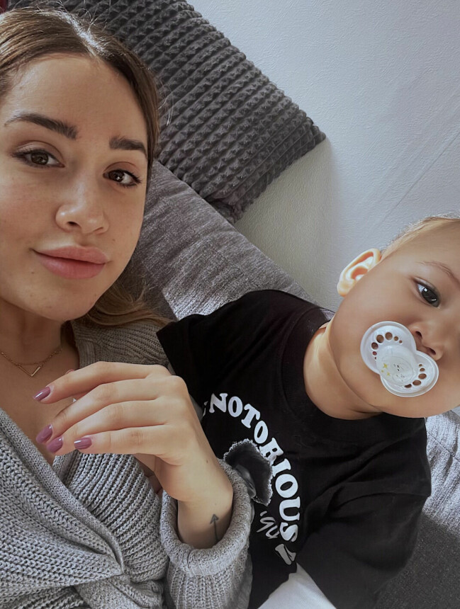 Daniella Asher och sonen Brooklyn, i dag tio månader gammal.