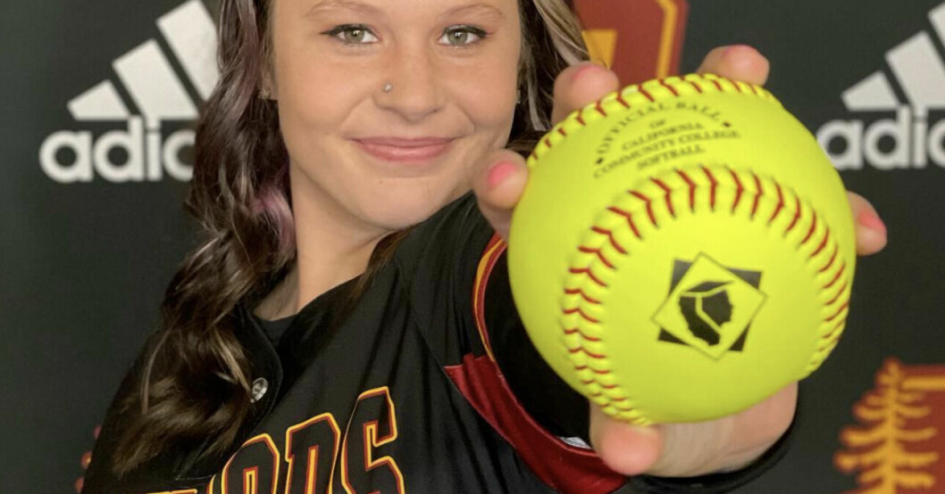Makayla var en så kallad pitcher, alltså den spelare som kastar bollen vid varje utslag. Makayla var en så kallad pitcher, alltså den spelare som kastar bollen vid varje utslag.