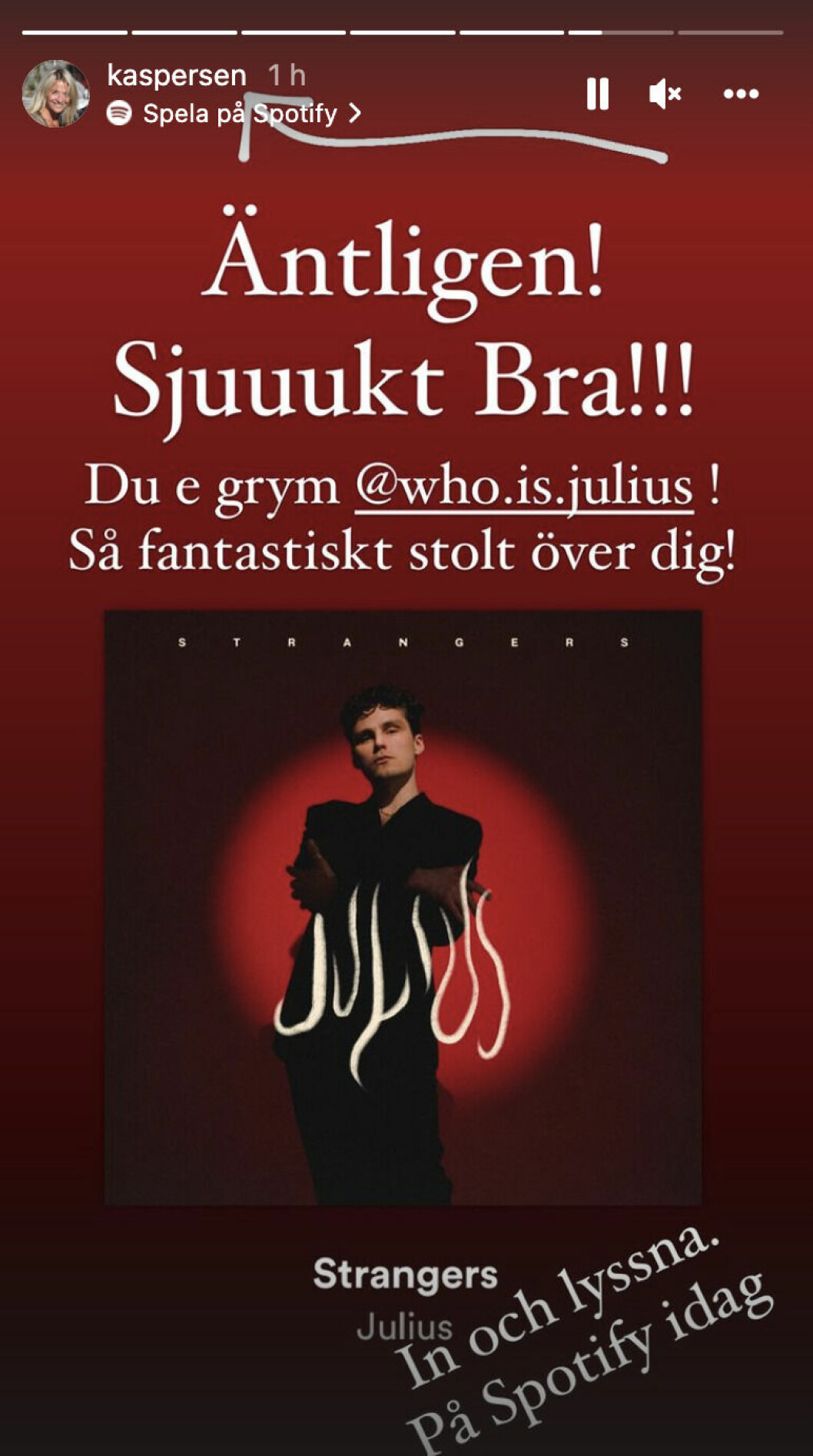 Skärmdump på Kristin Kaspersens Instagram story där hon hyllar sonens vän Julius nya låtsläpp. Skärmdump på Kristin Kaspersens Instagram story där hon hyllar sonens vän Julius nya låtsläpp.