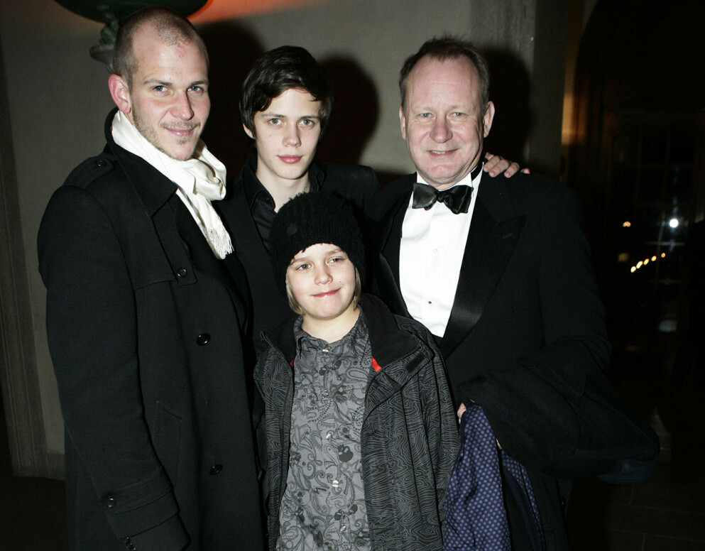 En ung Valter 2007 tillsammans med pappa Stellan och storebrorsorna Gustaf och Bill. Stellan, Gustaf, Bill och Valter Skarsgård 2007.