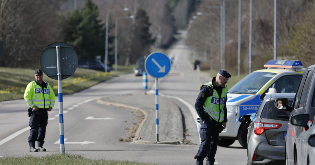 Sköt mot polis med automatvapen i Alingsås – man häktad
