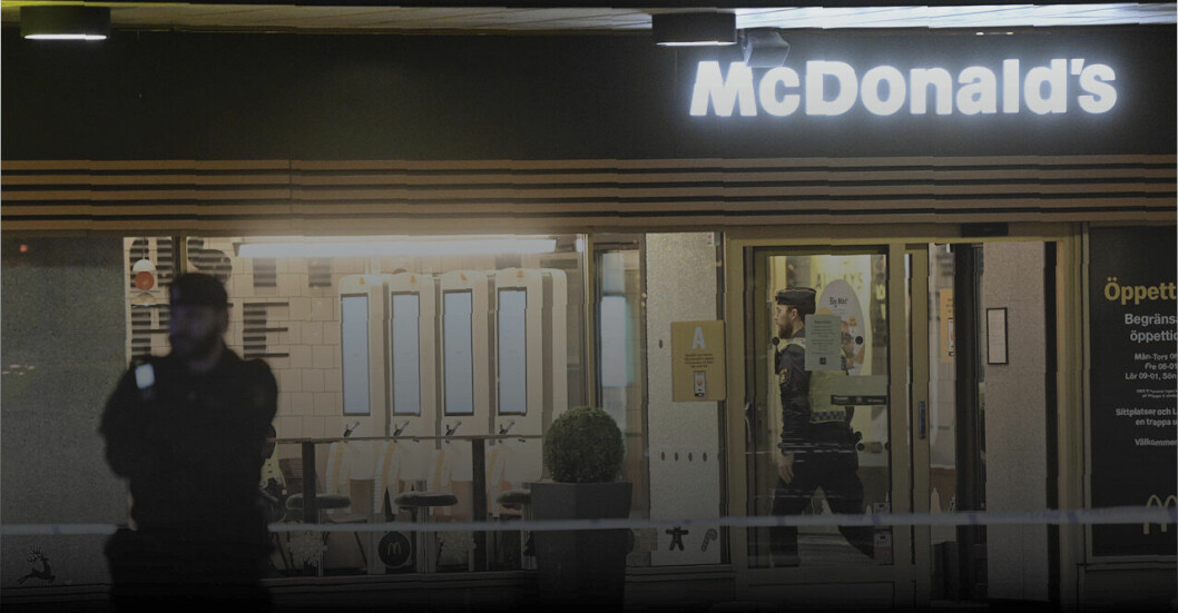 Tre personer har blivit skjutna – stort polispådrag vid McDonalds