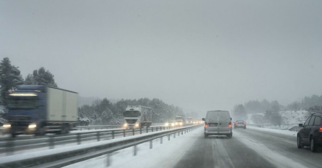 Snöfall och halka mellan Göteborg och Borås stoppade många lastbilar, vilket i sin tur orsakat mycket långa köer. Arkivbild. Trafikkaoset fortsätter in på natten