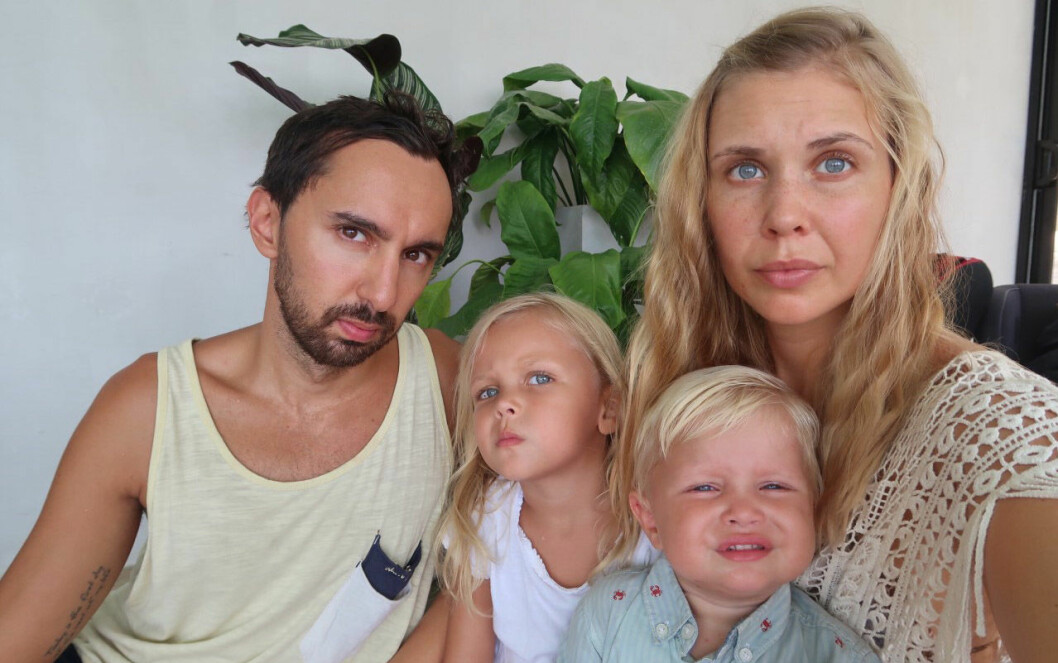 Sofie Hodén och familjen. <strong>Foto: Privat.</strong> Sofie Hodén med familjen strandsatta i Sri Lanka.