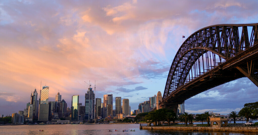 Soluppgång i i Sydney. Arkivbild. Australien drar i räntebromsen