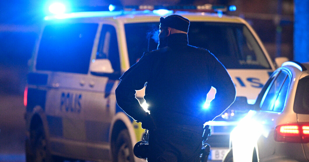 Två sprängningar i samma bostadsområdet i natt.
