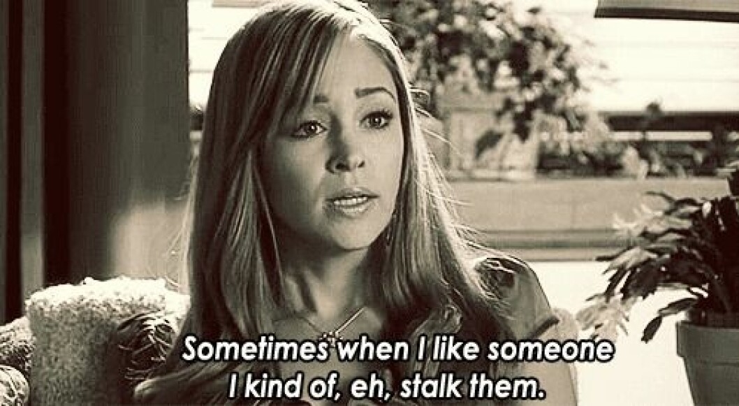 Via: <a href="http://giphy.com/gifs/crush-stalker-10ssdXsfQpLQVa" target="_blank">Giphy</a> stalker