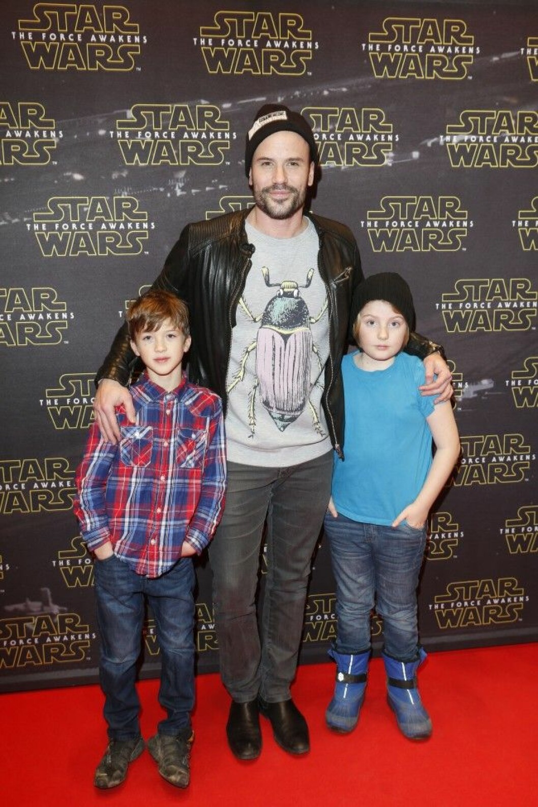Star Wars Martin Stenmarck flankerades av sonen Love (t.h) och dennes kompis Fred Jönsson.