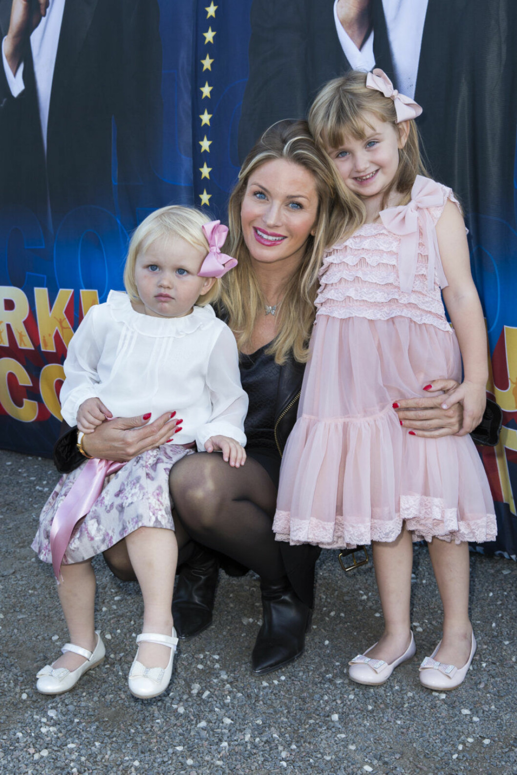 Carolina Gynning med döttrarna Adele 2 år och Alicia 4 år. ste-cirkus-scott-6019480.jpg