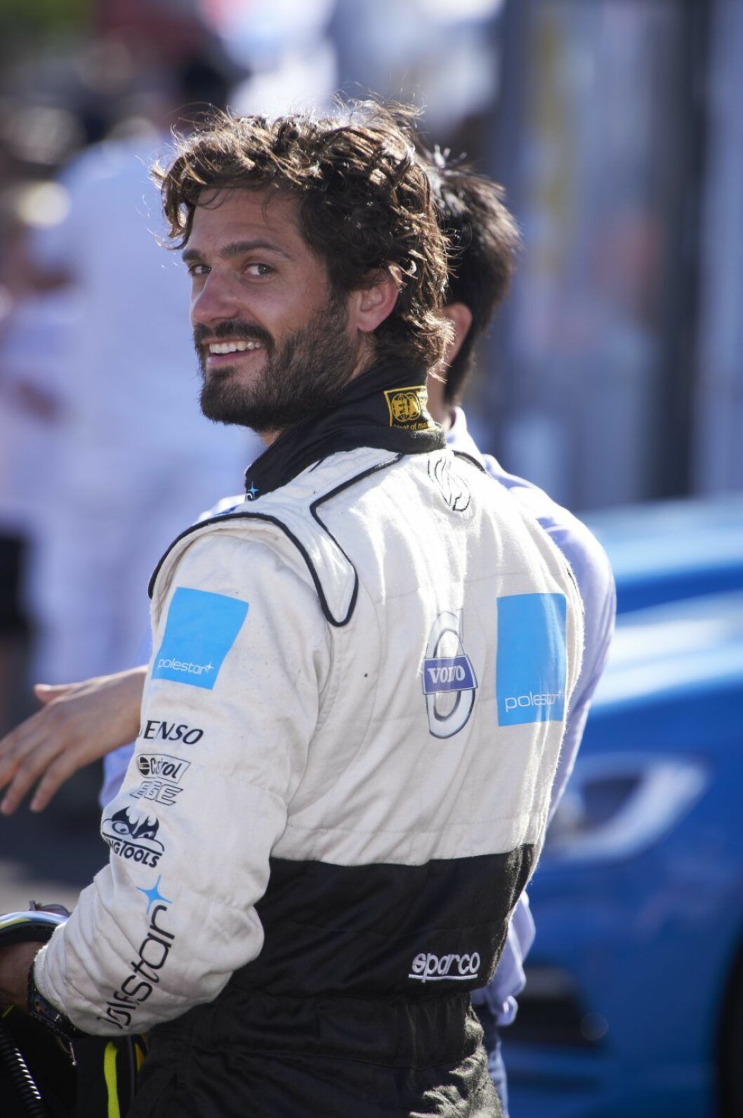 Prins Carl Philip slappnar av och släpper alla krav när trycker gasen i botten. ste-prince-carl-2506207.jpg