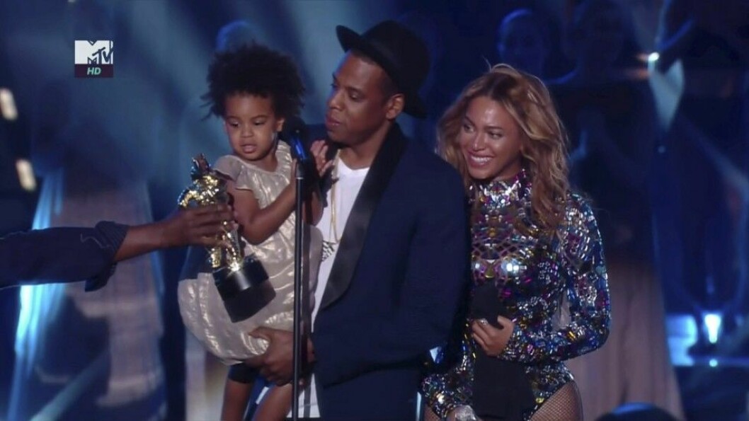 Under MTV Video Music Awards i år fick lilla Blue Ivy hänga med mamma och pappa upp på scen för att ta emot pris. Foto: Stella Pictures 2014 MTV Video Music Awards VMAs