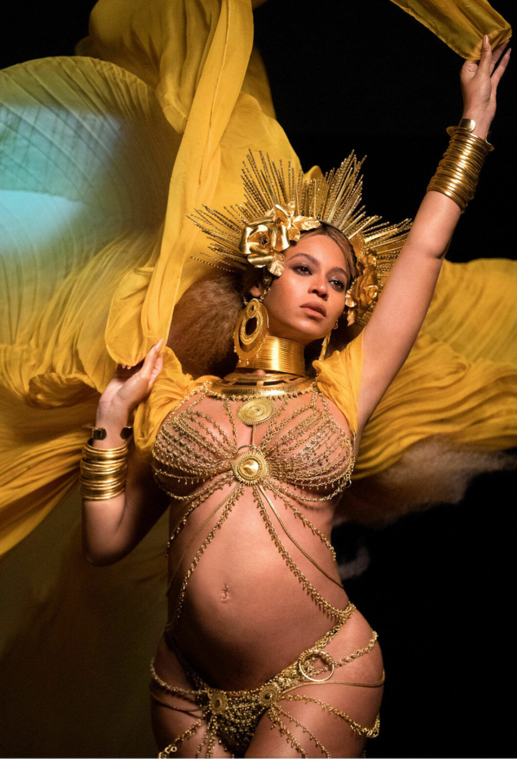 Beyoncé sägs nu ha valt sina namn på tvillingarna. Beyoncé sägs nu ha valt sina namn på tvillingarna.