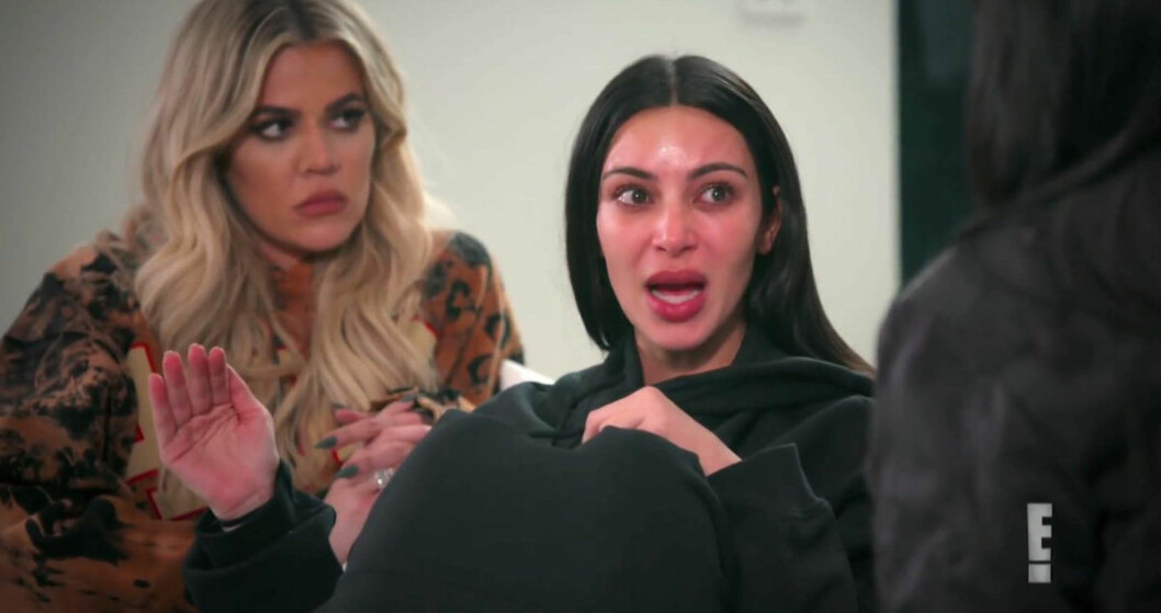 Kim Kardashian ut “Keeping up with the Kardashians”.