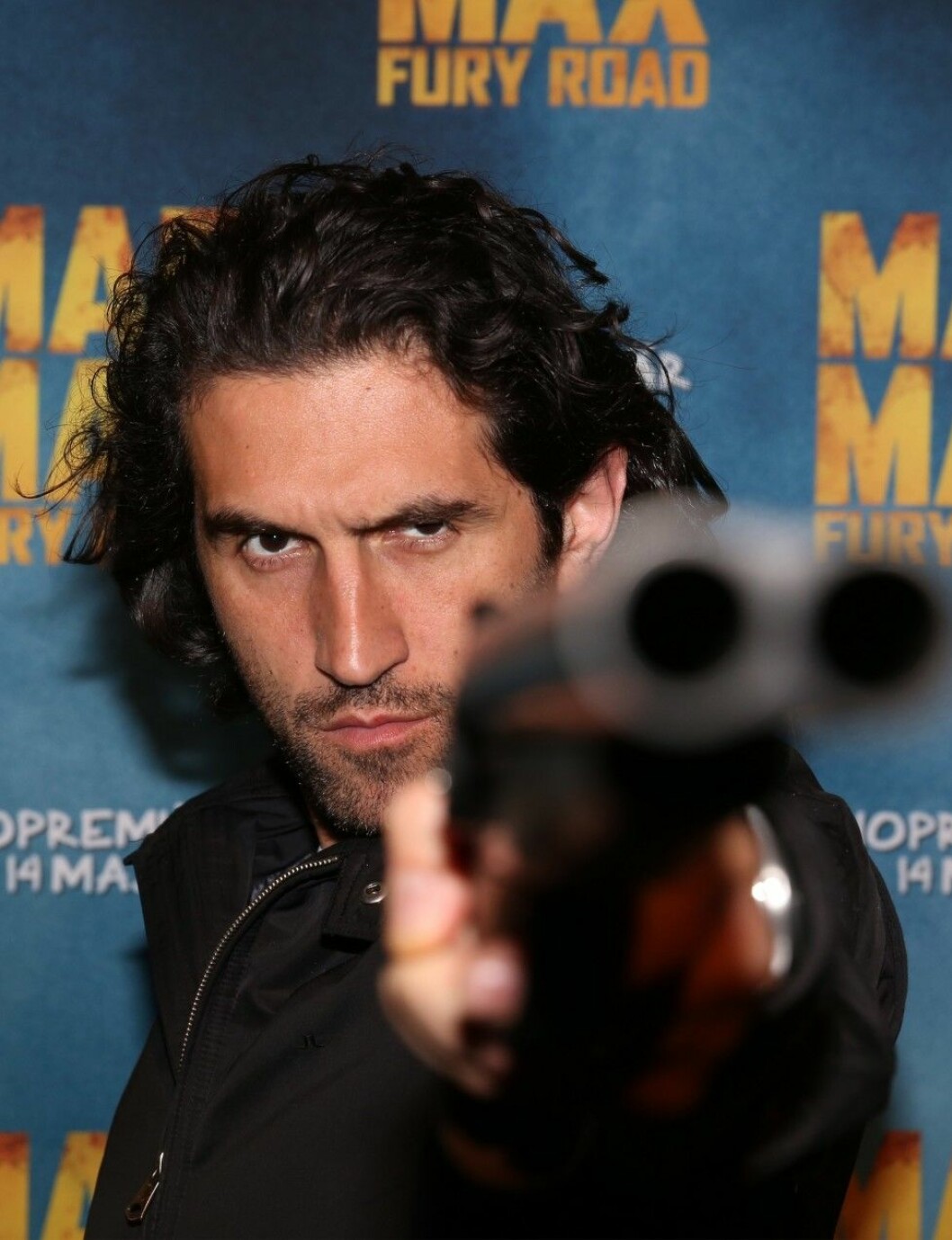 Bjuder du på ett skjut, Josef Fares? Foto: Stella Pictures Premiär av Mad Max 4