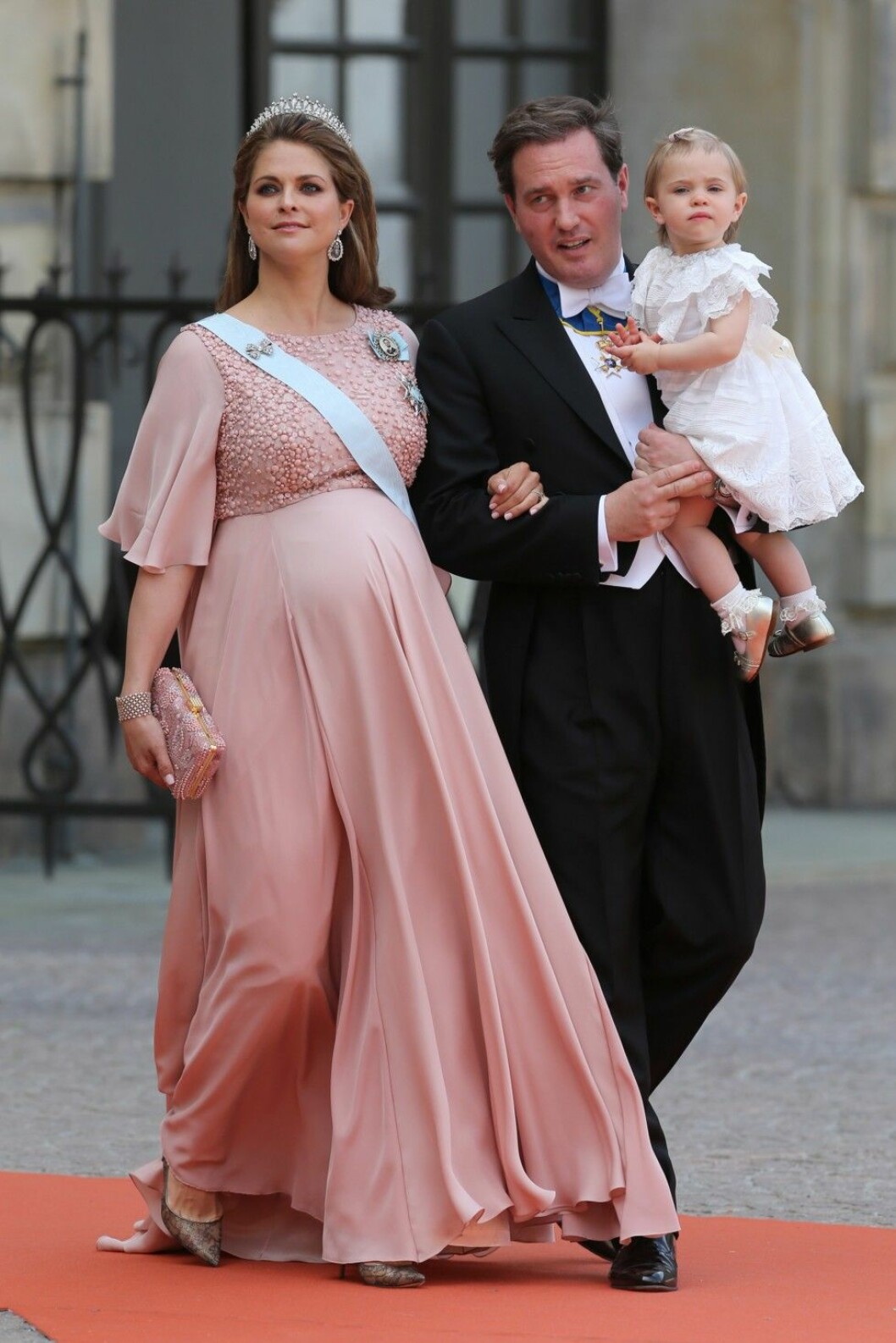 Prinsessan Madeleine och Chris O’Neill med dottern Leonore under helgens bröllop. Foto: Stella Pictures Foto: Stella Pictures