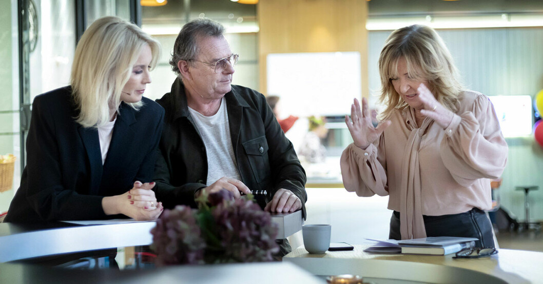 Steffo Törnquist med TV4-kollegorna Jenny Strömstedt och Malou von Sivers. Steffo Törnquist med TV4-kollegorna Jenny Strömstedt och Malou von Sivers.