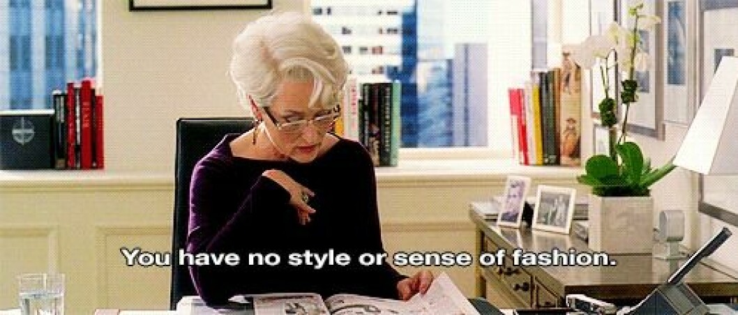 Via <a href="http://giphy.com/gifs/fashion-anne-hathaway-5AjxsSt0rJ2Pm" target="_blank" rel="noopener">Giphy.com</a> streep 2