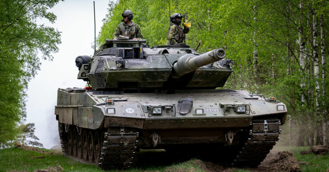 Stridsvagn 122 vid en övning på P7 Revingehed öster om Lund. Arkivbild. S: Skicka svenska stridsvagnar till Ukraina
