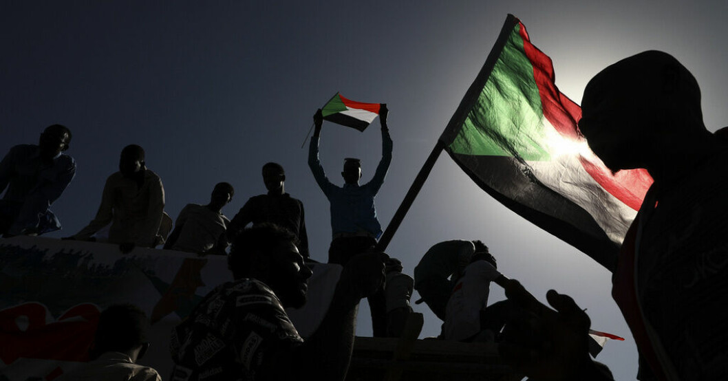 Sudaneser firar årsdagen av avsättandet av diktatorn Omar al-Bashir i Khartum i november 2019. Sudan: Dödlig maktkamp med historiska rötter