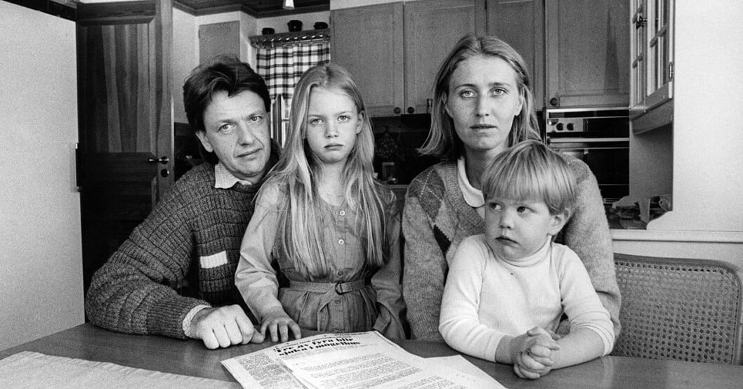 Sven-Erik Magnusson 1984 med frun Eva och barnen Johanna och Oscar.